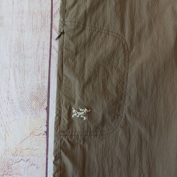 Arc'teryx Parapet Pants sz 6 - Picture 10 of 12